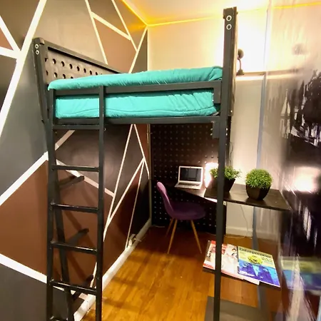 Roomies Hostel Condesa-3